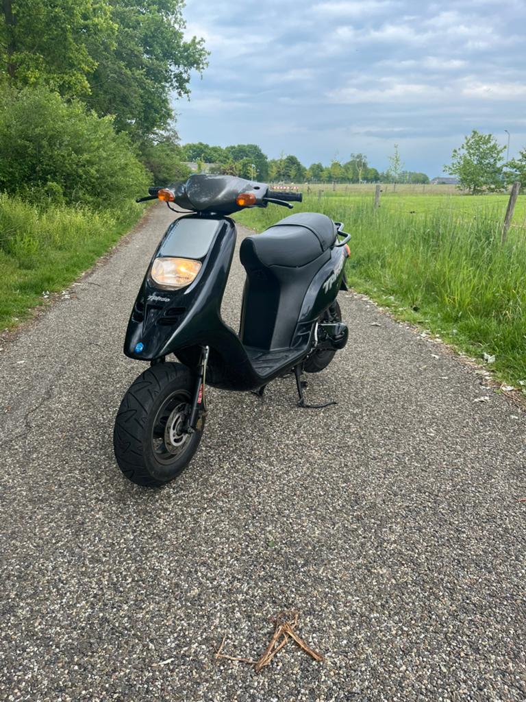 Piaggio typhoon, Ophalen, Tweetakt, Gebruikt, Maximaal 45 km/u