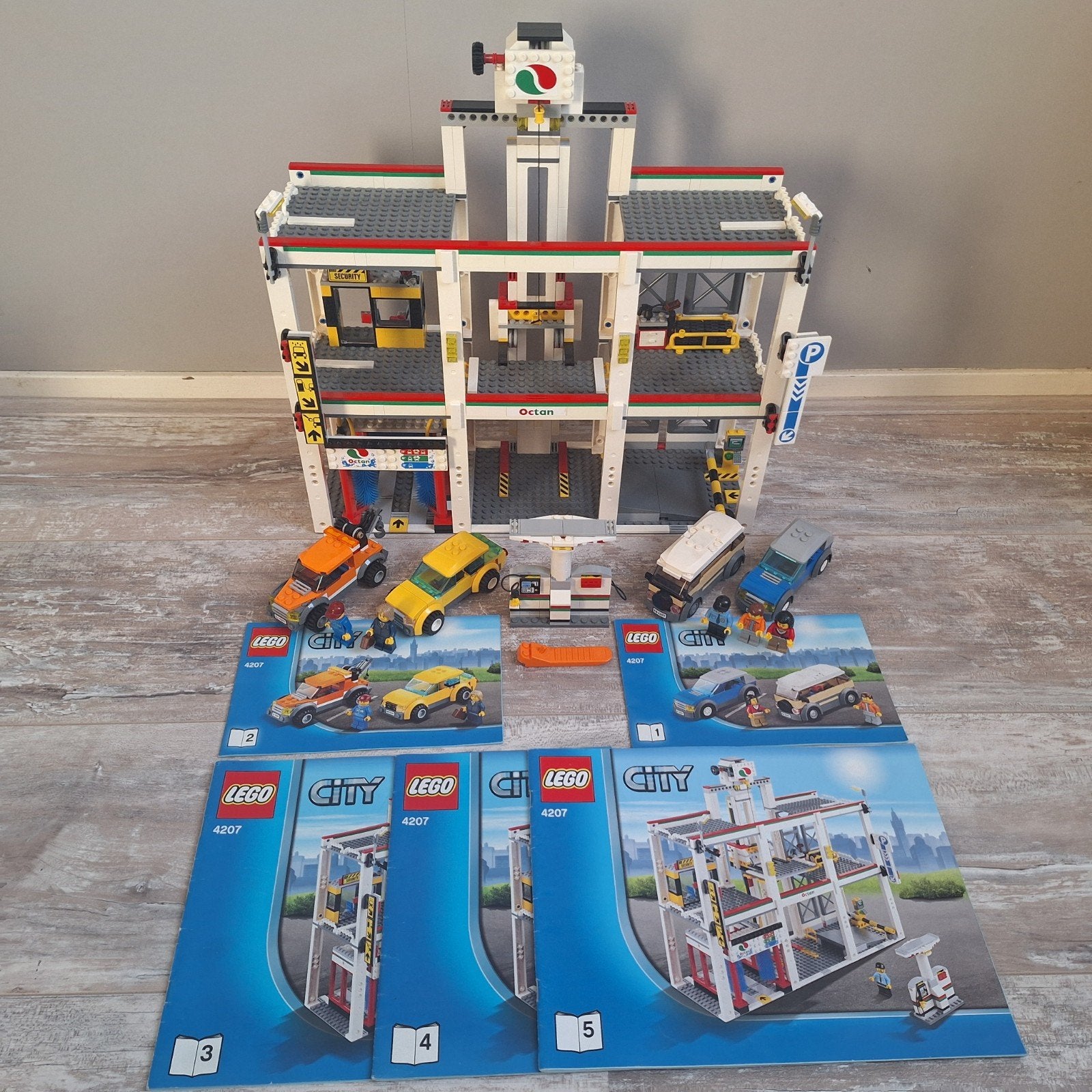 LEGO City 4207 Garage - Complete set met boekjes