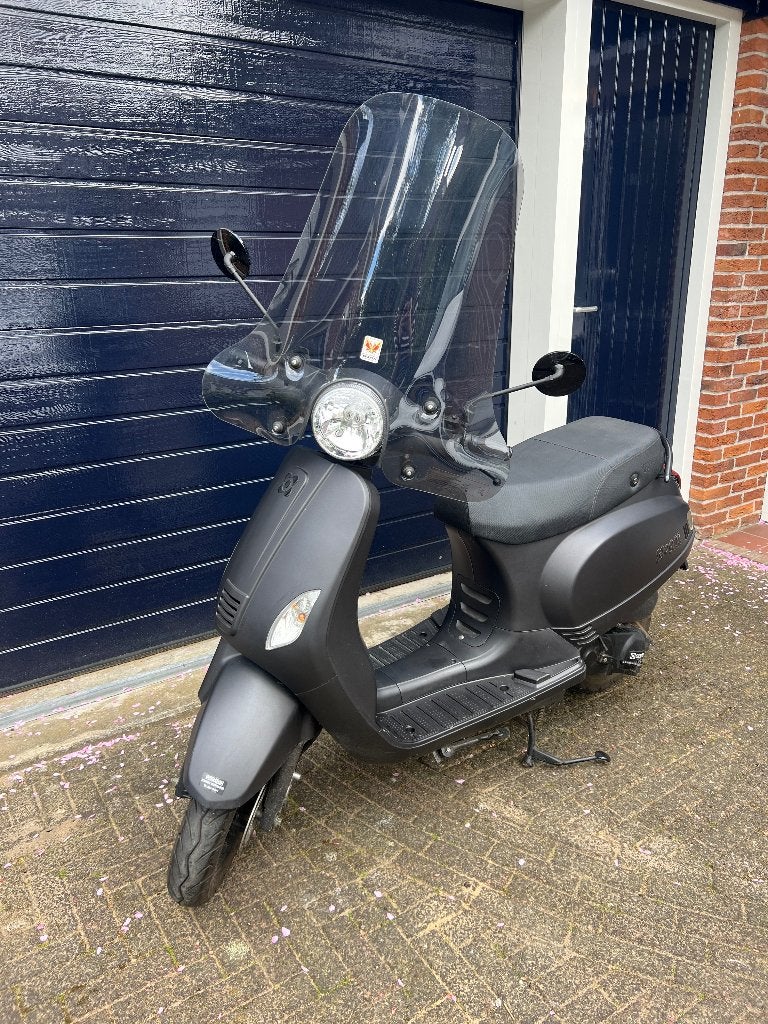 Scooter AGM vx50 zwart met windscherm, Gebruikt, Benzine, Ophalen, Overige merken