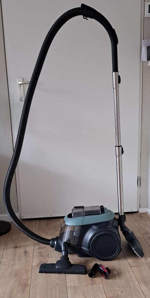 half jaar gebruikte AEG stofzuiger zonder zak, Ophalen, Stofzuiger, Zo goed als nieuw, Minder dan 1200 watt