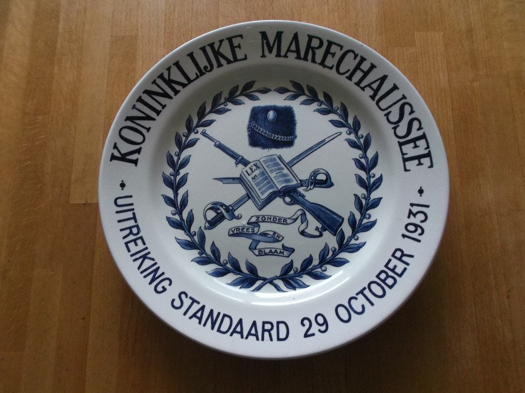 MARECHAUSSEE HERDENKINGSBORDJE 1931, Verzenden, Marechaussee, Nederland, Kunstobject