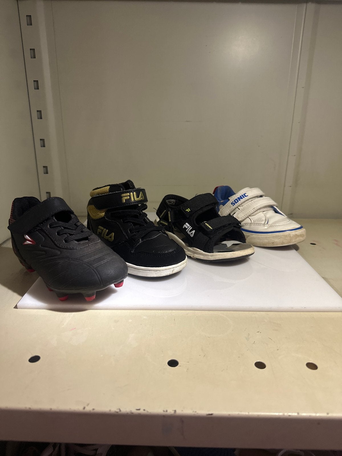 Diverse kinderschoenen Fila, Sonic, voetbalschoenen maat 27, Kinderen en Baby's, Kinderkleding | Schoenen en Sokken, Ophalen of Verzenden