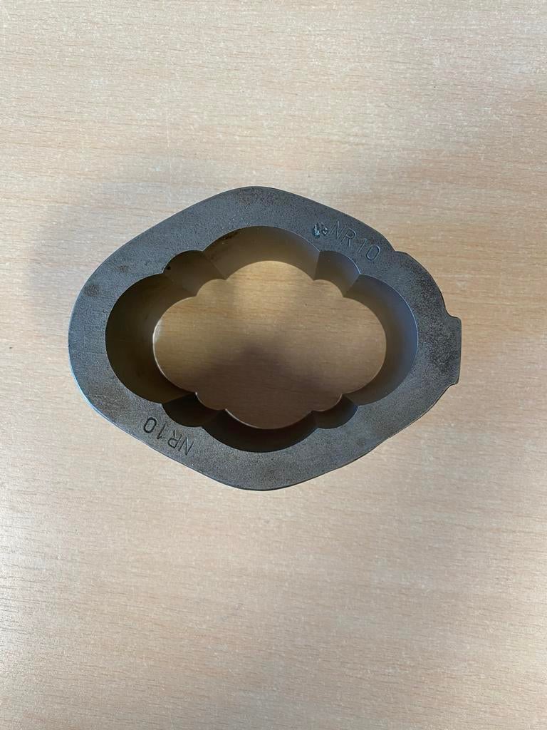 Massief stalen stansmes wolk 8,5 x 6cm voor kaartkarton, Hobby en Vrije tijd, Ophalen of Verzenden, Gebruikt, Natuur, Overige typen
