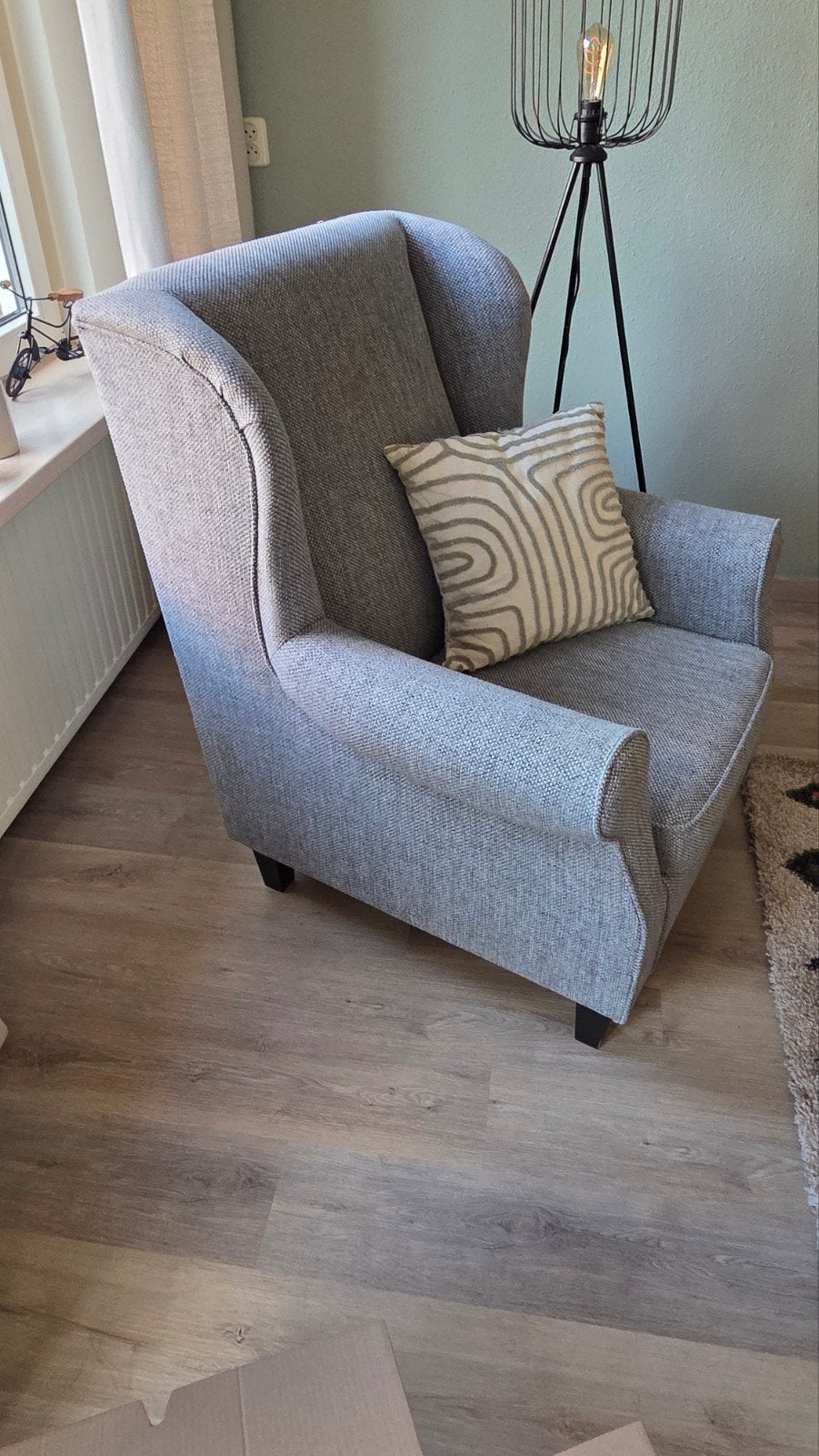 Zo goed als nieuwe lichtgrijze stoel - 84x105x76cm, Huis en Inrichting, Stoelen, Ophalen of Verzenden, Zo goed als nieuw, Eén