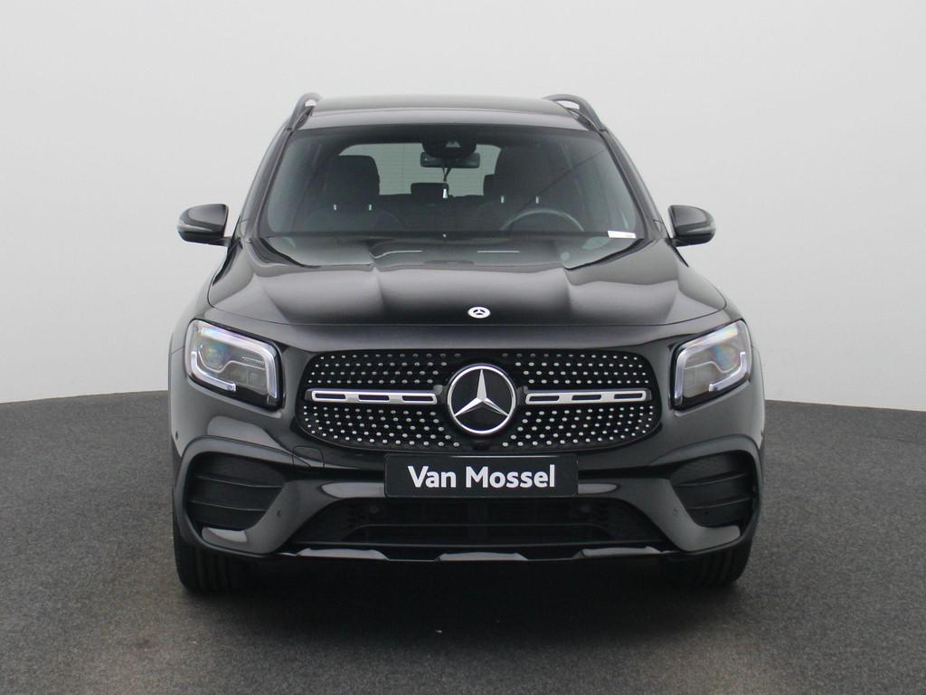 Mercedes-Benz GLB 200 4MATIC AMG Line | PANORAMADAK | ACHTER, Auto's, Mercedes-Benz, Automaat, 12 maanden, Euro 6, 4 cilinders