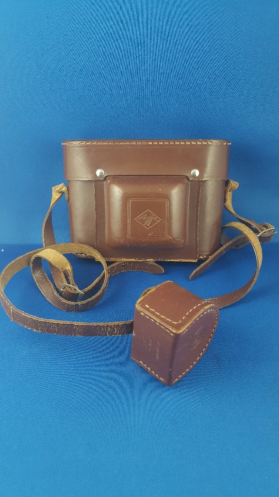 Agfa Isola Agnar, vintage 6x6 camera, bruin leren tas. 6C10