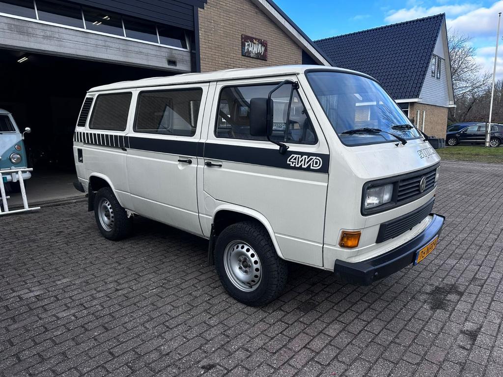 Volkswagen T3 syncro Transporter 1985, LPG, 3 sperren, Auto's, Mistlampen, 8 stoelen, Wit, Bruin