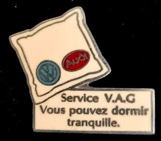 Volkswagen Audi pin uit Frankrijk -, Verzamelen, Speldjes, Pins en Buttons, Verzenden, Nieuw, Transport, Speldje of Pin