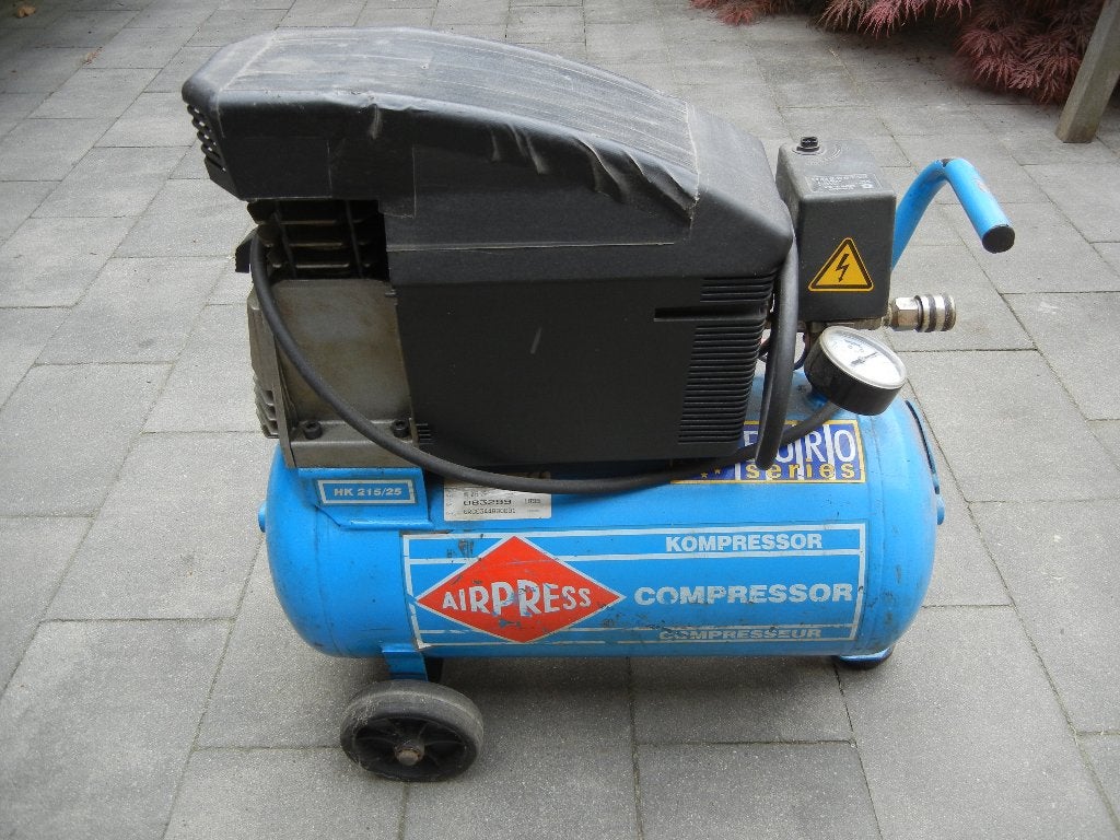 Airpress compressor, Doe-het-zelf en Verbouw, Ophalen, Mobiel, Gebruikt, 6 tot 10 bar