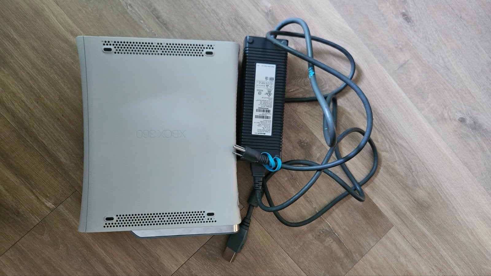 Xbox 360 (U.S. versie), Spelcomputers en Games, Spelcomputers | Xbox 360, Gebruikt, 360 Pro of Premium, Zonder controller, 20 GB