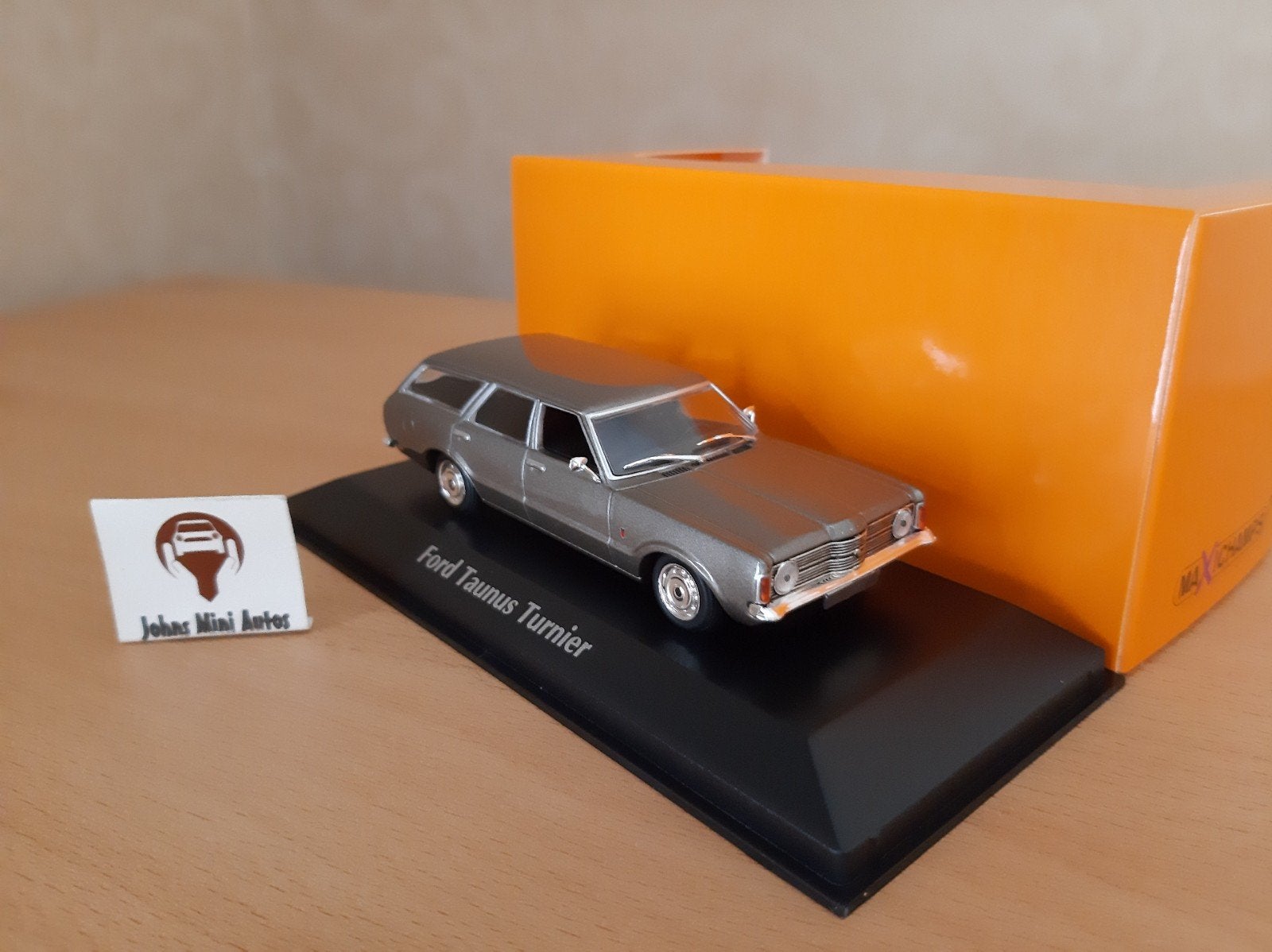 Ford Taunus TC1 Turnier grijs metallic van Maxichamps 1:43