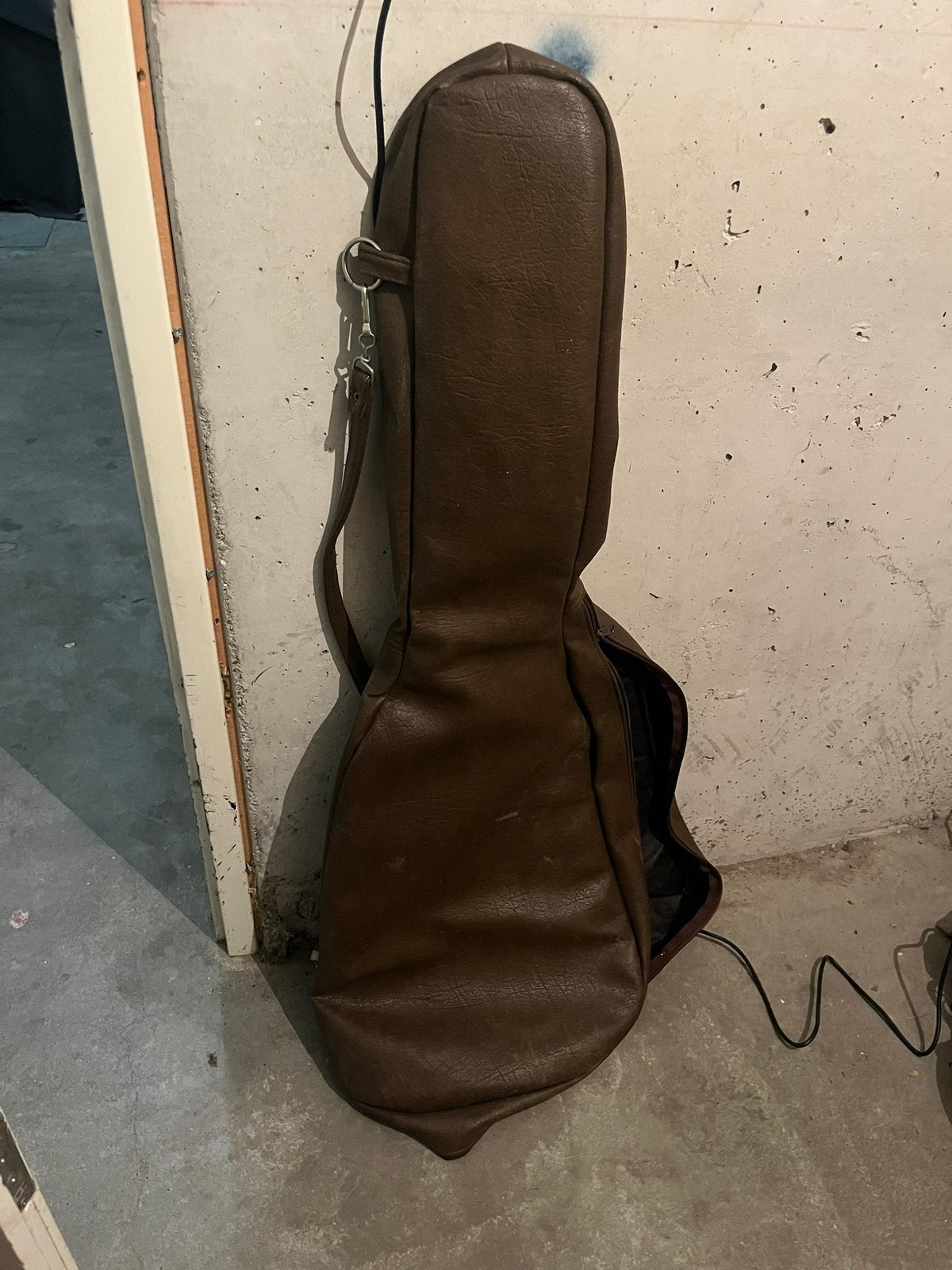 Gitaar hoes met riem, Ophalen of Verzenden, Zo goed als nieuw