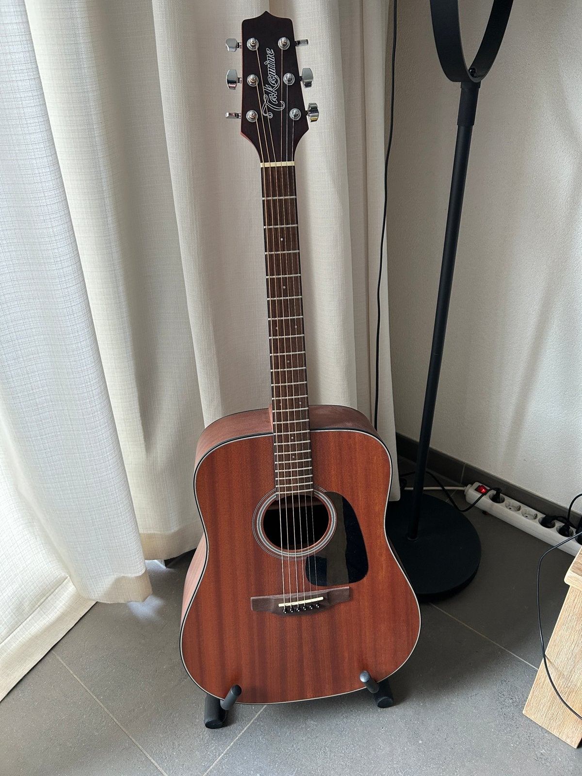 Foto 4 van Takamine GD11M-NS Westerngitaar met standaard