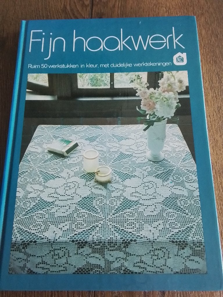 Fijn haakwerk met ruim 50 werkstukken, Ophalen of Verzenden, Zo goed als nieuw, Haken, Patroon of Boek