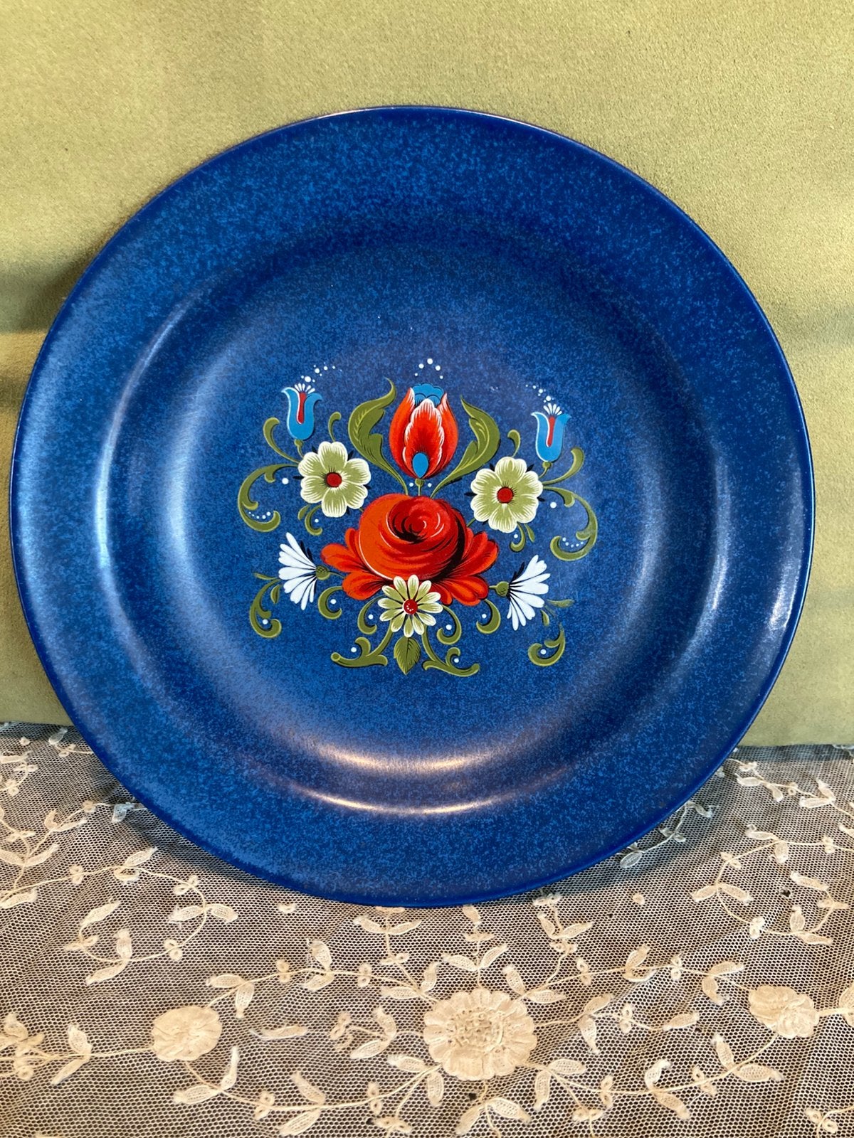 Diep bord blauw met bloemen (201026), Gebruikt, Keramiek, Ophalen of Verzenden, Bord(en)
