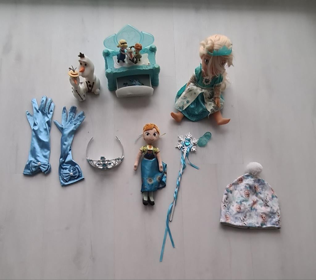 Frozen speelset: Elsa, Anna, Olaf, accessoires, Ophalen of Verzenden, Zo goed als nieuw, Overige typen