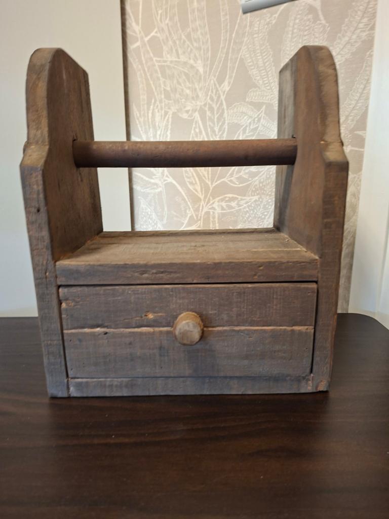 Vintage houten keukenrolhouder met lade, 34 cm breed, Ophalen
