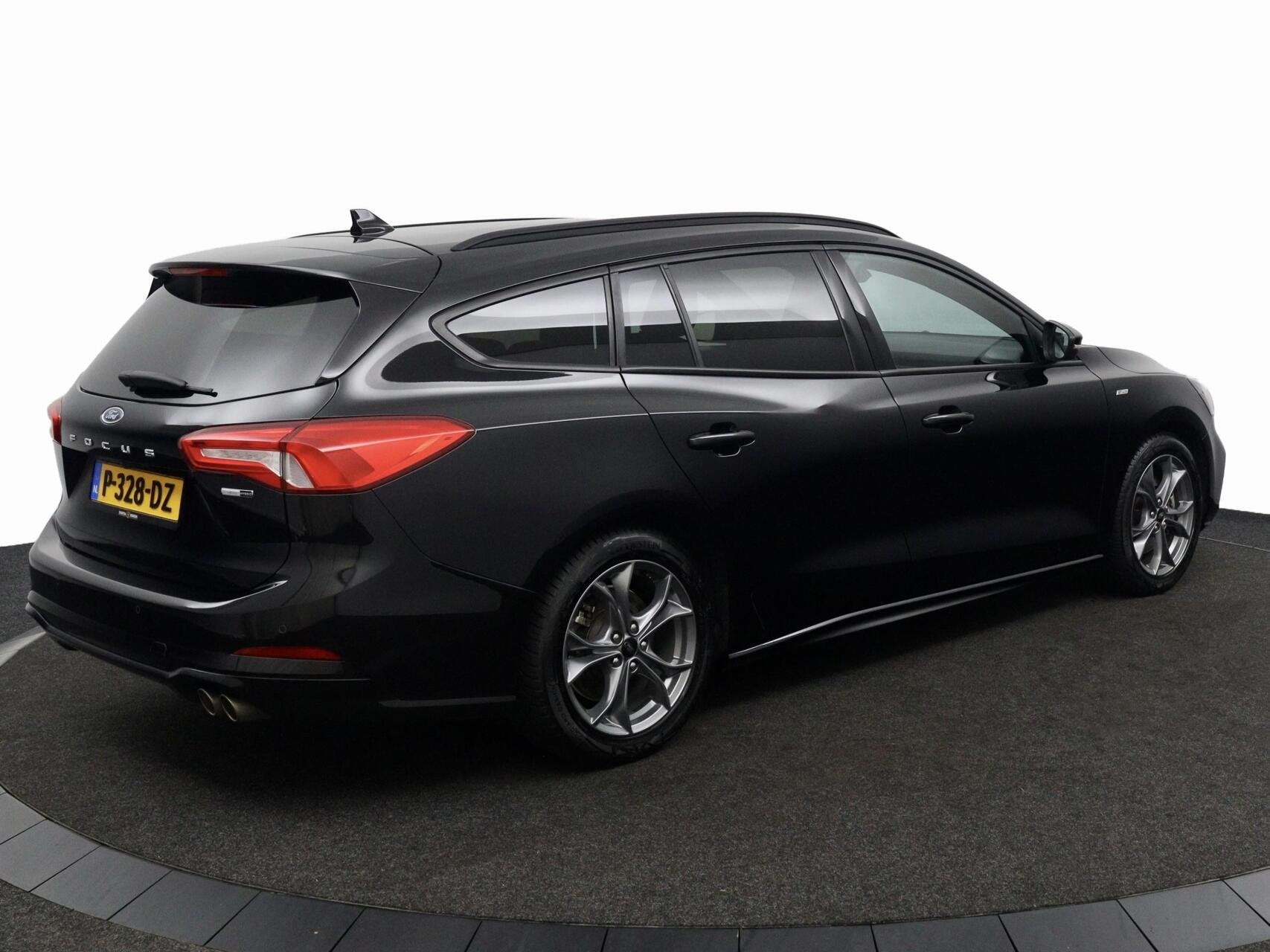 Ford Focus Wagon 1.0 EcoBoost Hybrid ST-line X zwart, Auto's, Euro 6, Zwart, Origineel Nederlands, 19 km/l