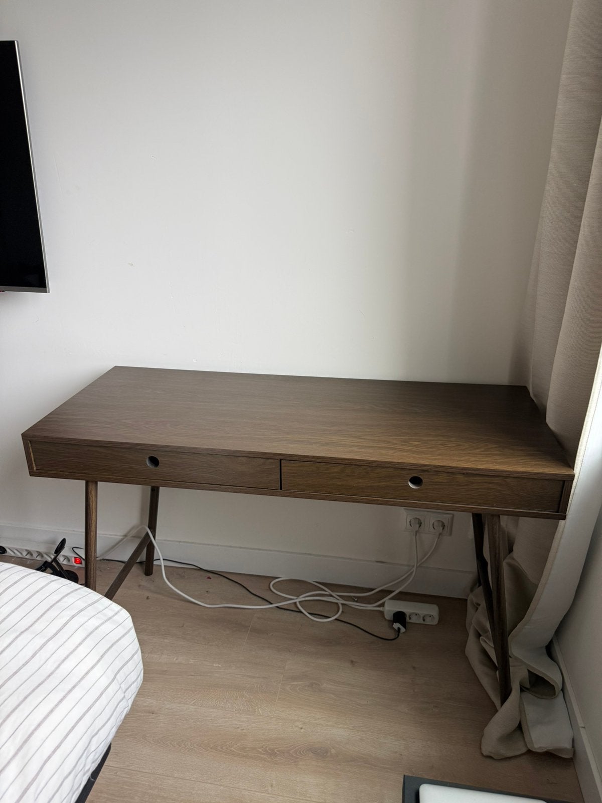 Bureau donkerbruin (Lindved), Ophalen of Verzenden, Zo goed als nieuw