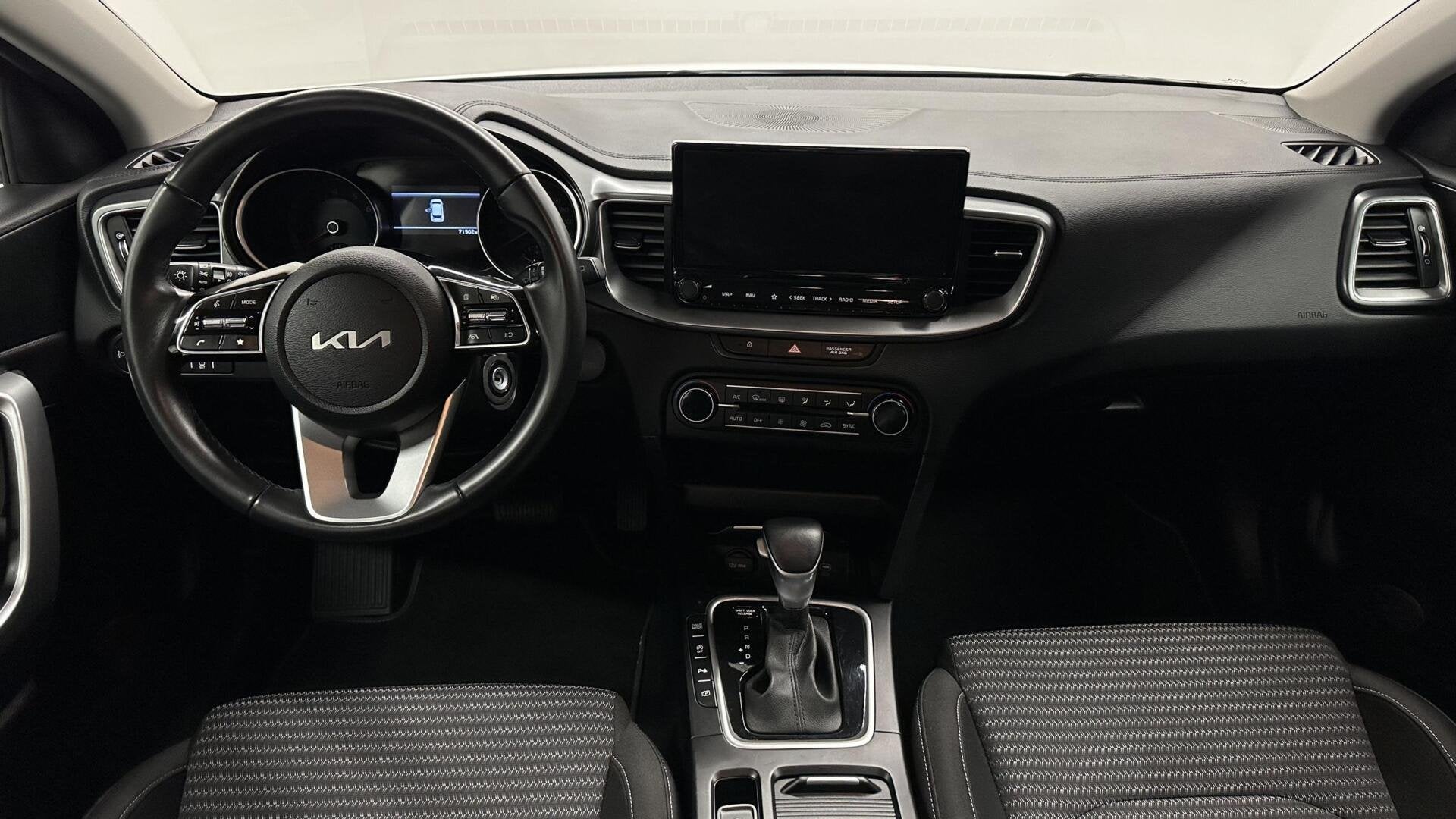 Kia Ceed Sportswagon 1.0 T-GDi MHEV DynamicLine CAMERA ECC C, Stof, Gebruikt, 1309 kg, Met garantie (alle)