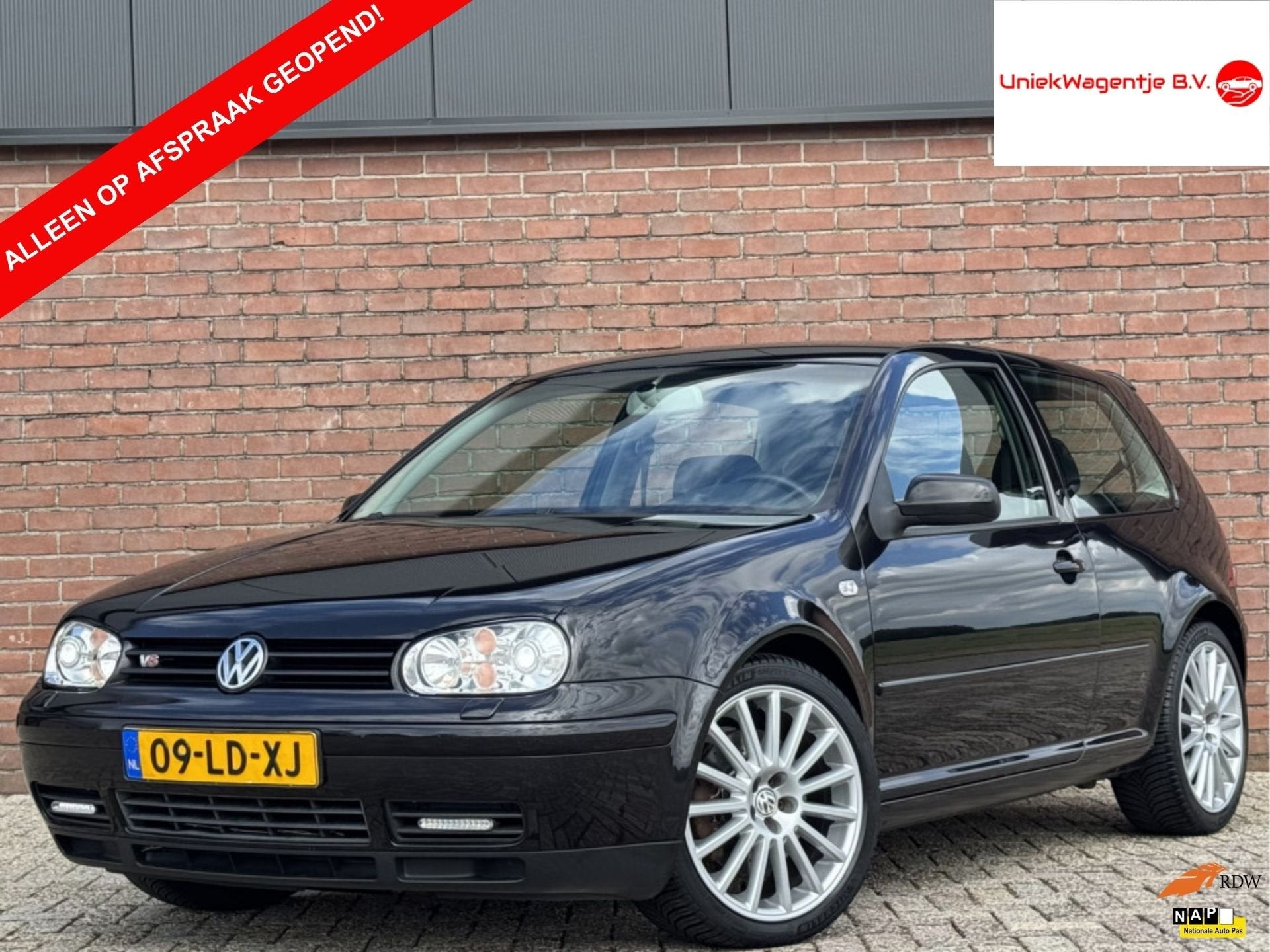 Volkswagen Golf 2.8 V6 4MOTION | NL-AUTO! | DEALER OH!, Auto's, Stof, Gebruikt, Zwart, 700 kg