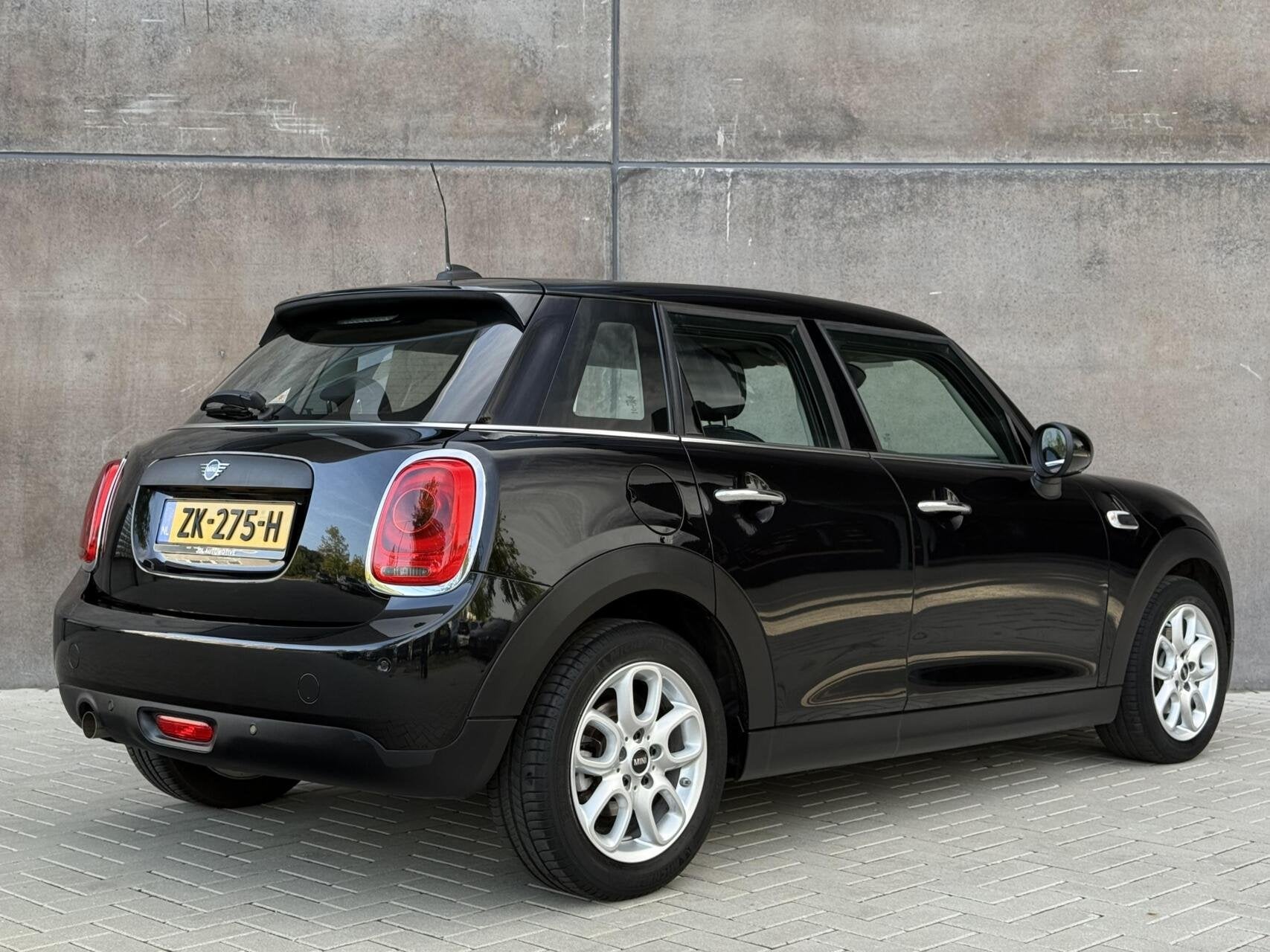 Mini 5-Deurs 1.5 One Pepper | CarPlay | 1ste eigenaar | Deal, Auto's, Voorwielaandrijving, Dealer onderhouden, Stof, Gebruikt