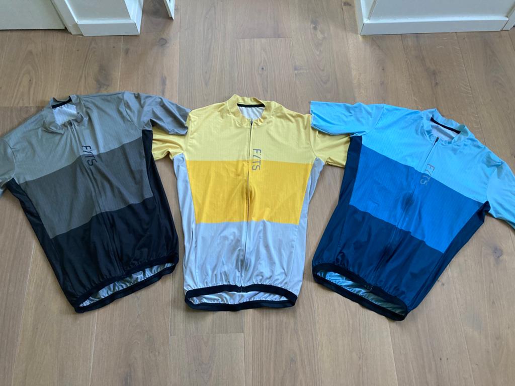 Fyts SNL fietsshirts maat M, futurumshop. 3 shirts voor 50,-, Fietsen en Brommers, Ophalen of Verzenden, Zo goed als nieuw, Bovenkleding