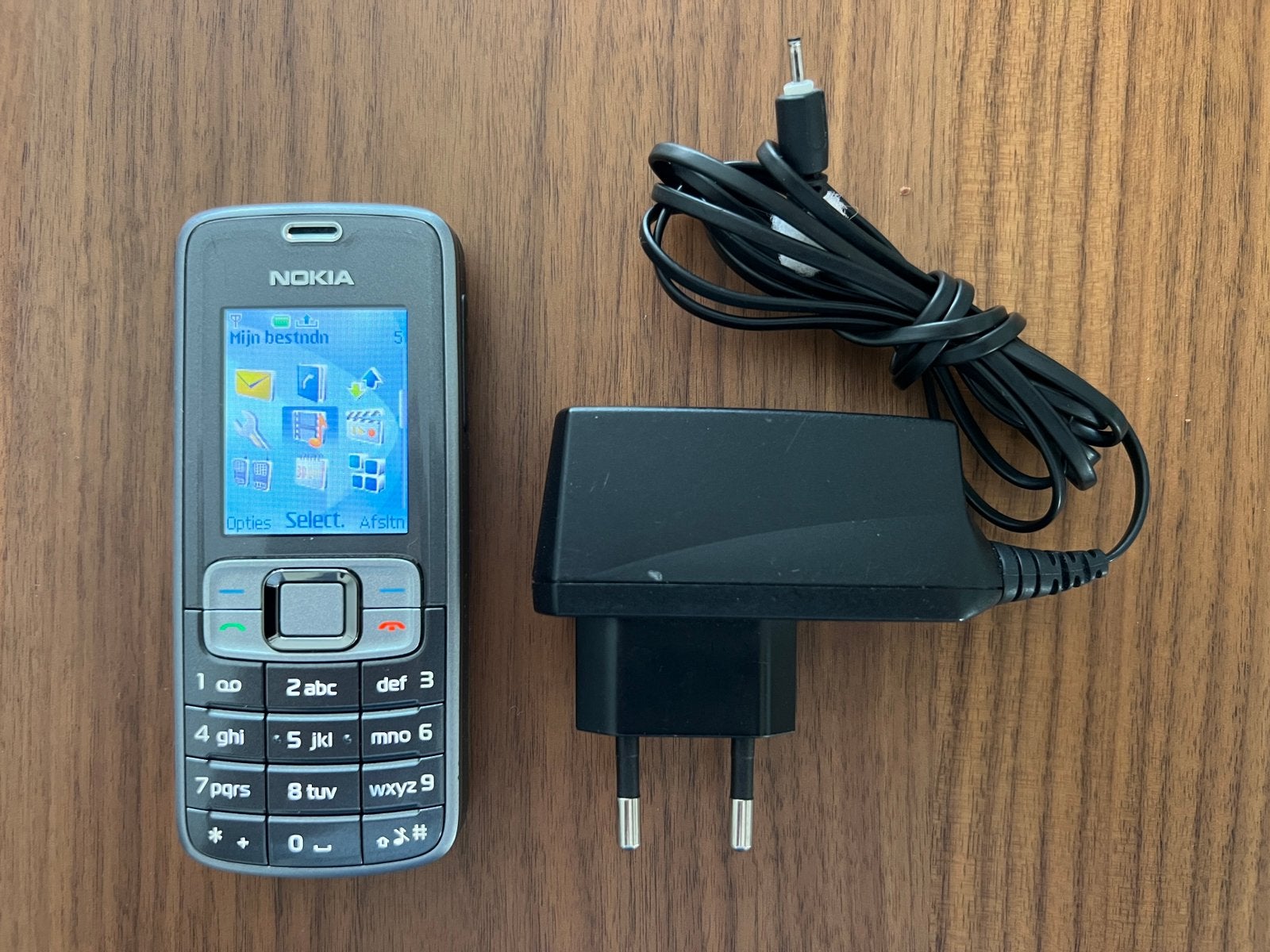 Nokia 3109 Classic met oplader, Telecommunicatie, Ophalen, Gebruikt, Geen camera, Klassiek of Candybar