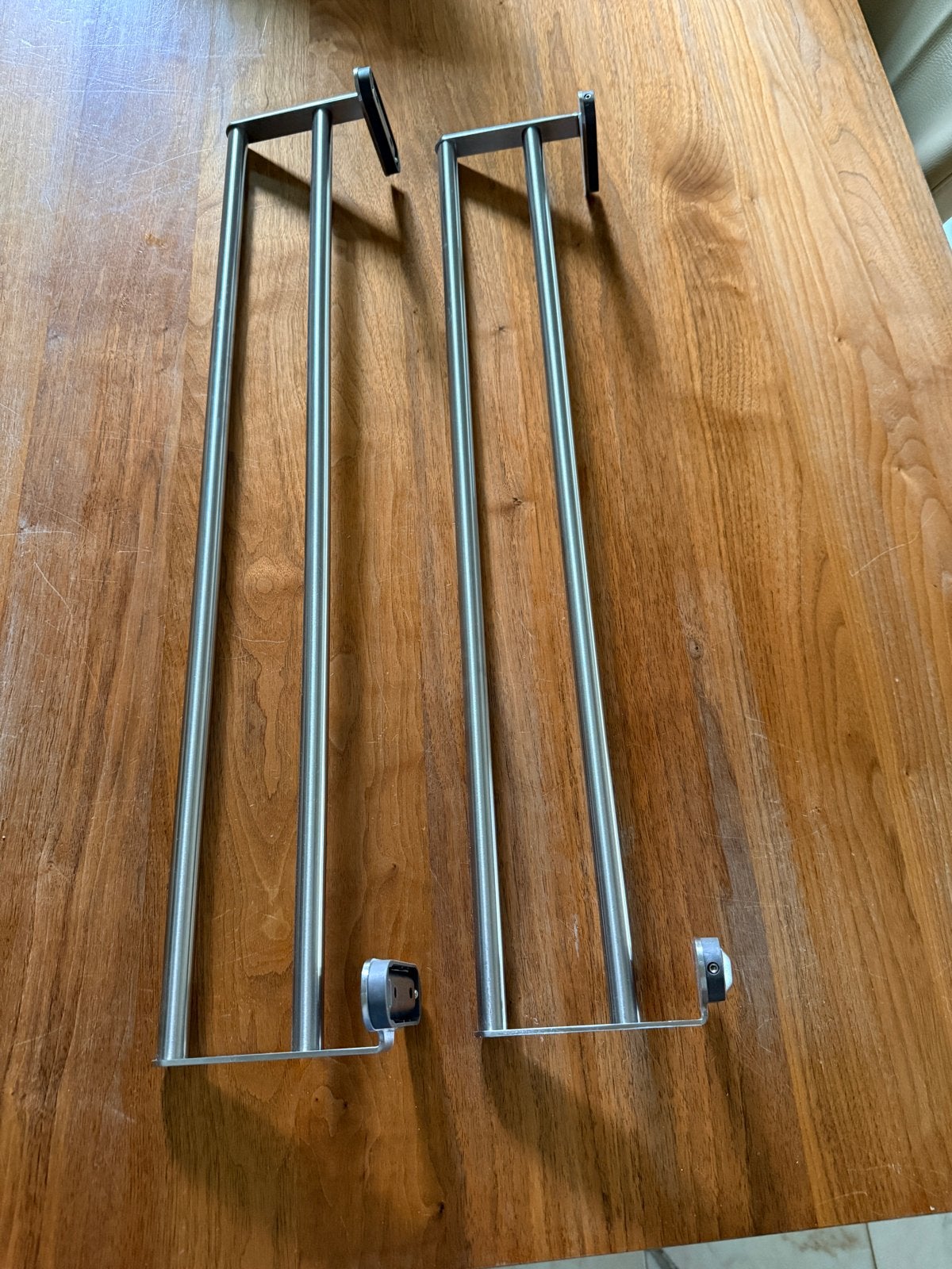 IKEA Brogrund Handdoekstang - Set van 2, Huis en Inrichting, Badkamer | Badtextiel en Accessoires, Handdoekenrek, Nieuw, Zilver