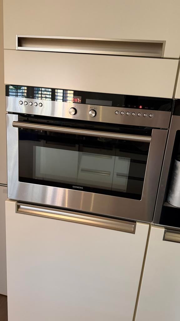 Siemens Combimagnetron HB86P570N, Ophalen, Zo goed als nieuw, Magnetronfunctie