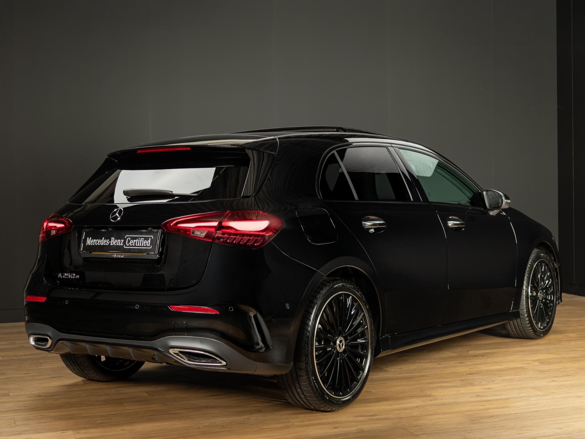 Mercedes-Benz A-Klasse Hatchback 250 e Business Solution AMG, Auto's, Mercedes-Benz, Dealer onderhouden, 4 cilinders, Bedrijf