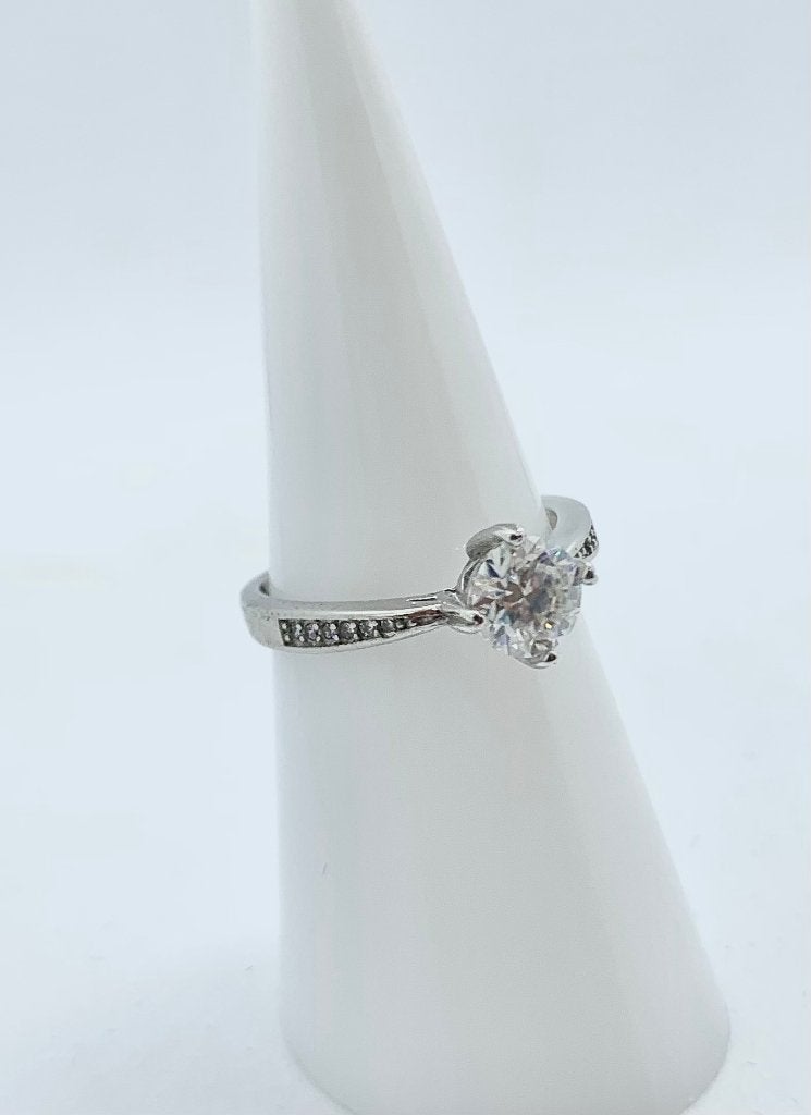 Zilveren ring met moissanite steen *1 karaat* *Verstelbaar*, Sieraden, Tassen en Uiterlijk, Nieuw, Ophalen of Verzenden, Kleiner dan 17
