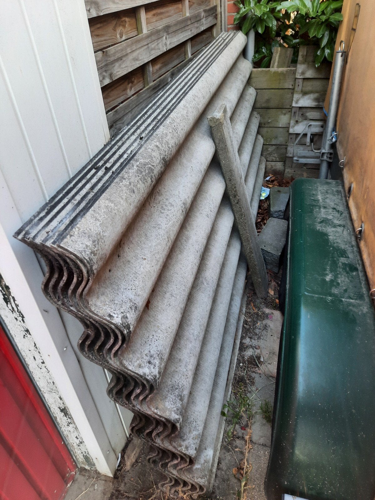 6 ethernit golfplaten GRATIS, Doe-het-zelf en Verbouw, Dakpannen en Dakbedekking, Ophalen, Steen of Klei, Zwart, 15 m² of meer