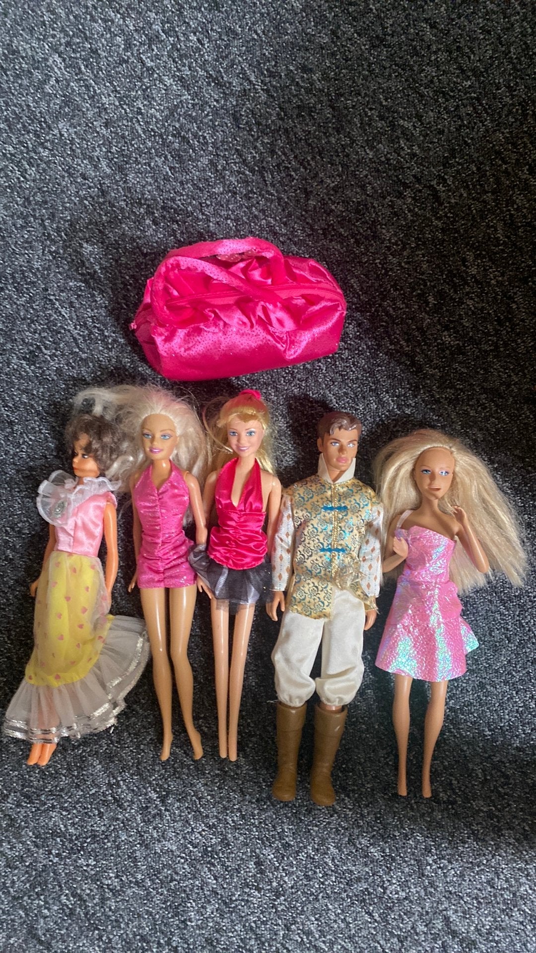 5 leuke barbies met prinsessen koffer, Ophalen, Zo goed als nieuw, Barbie