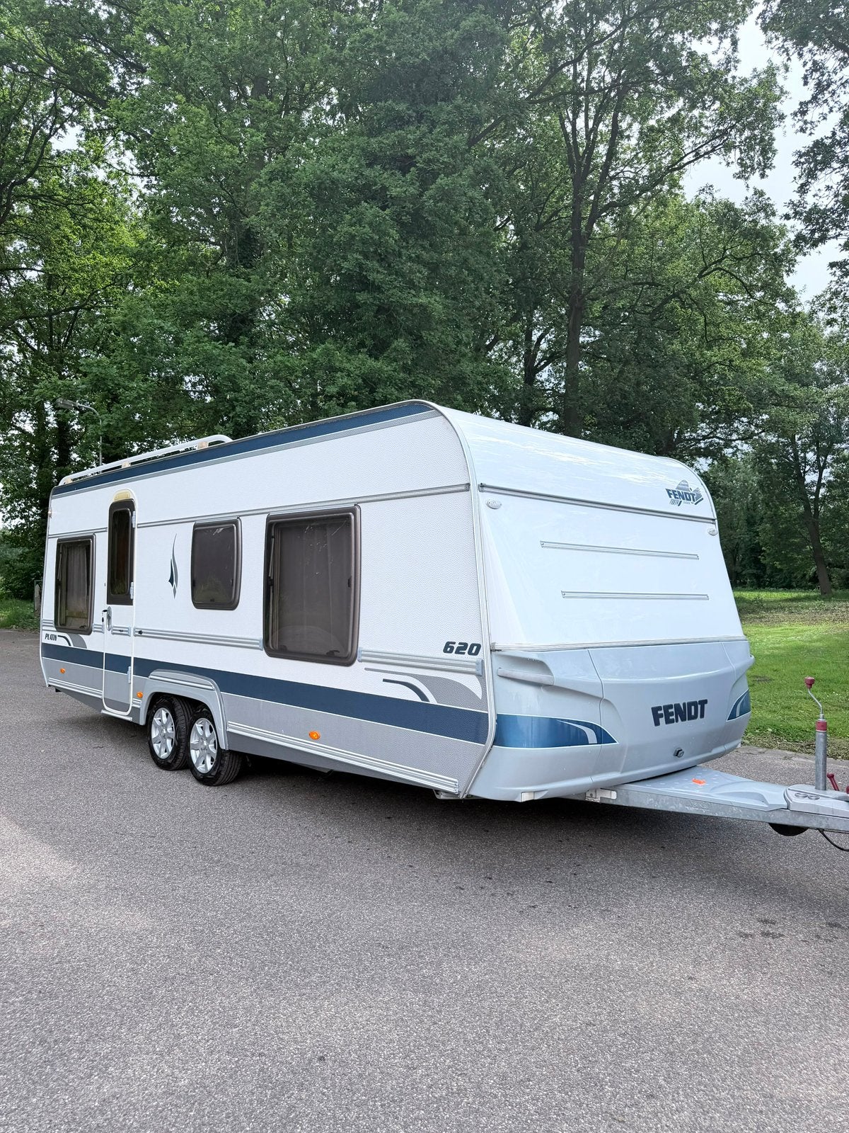 Nette Fendt Platin 620 uit 2007 te koop!, Caravans en Kamperen, Schokbreker, Rondzit, Bedrijf, Dwarsbed