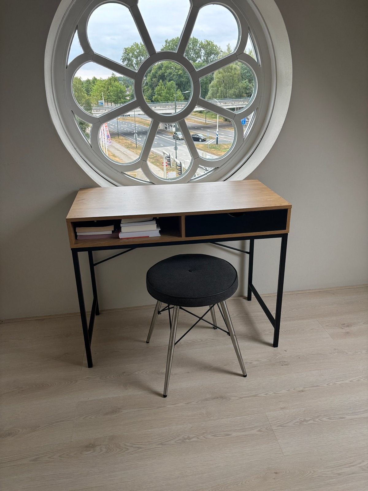 Bureau, Ophalen, Zo goed als nieuw