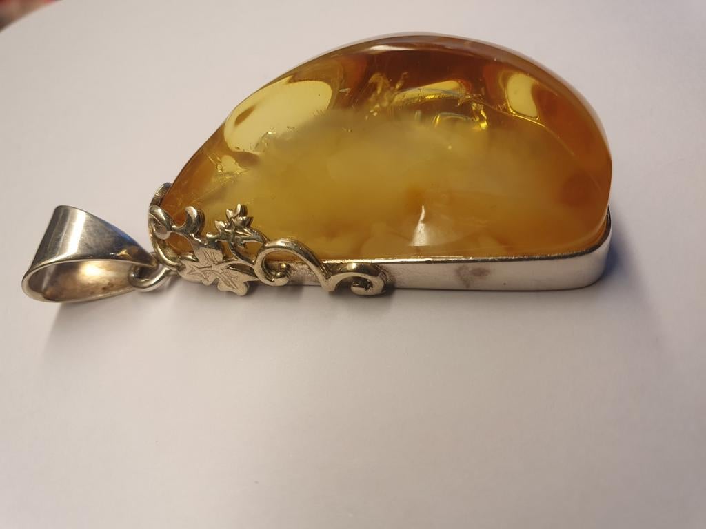 Grote zilveren hanger met barnsteen, Sieraden, Tassen en Uiterlijk, Kettinghangers, Ophalen of Verzenden, Zilver, Zilver