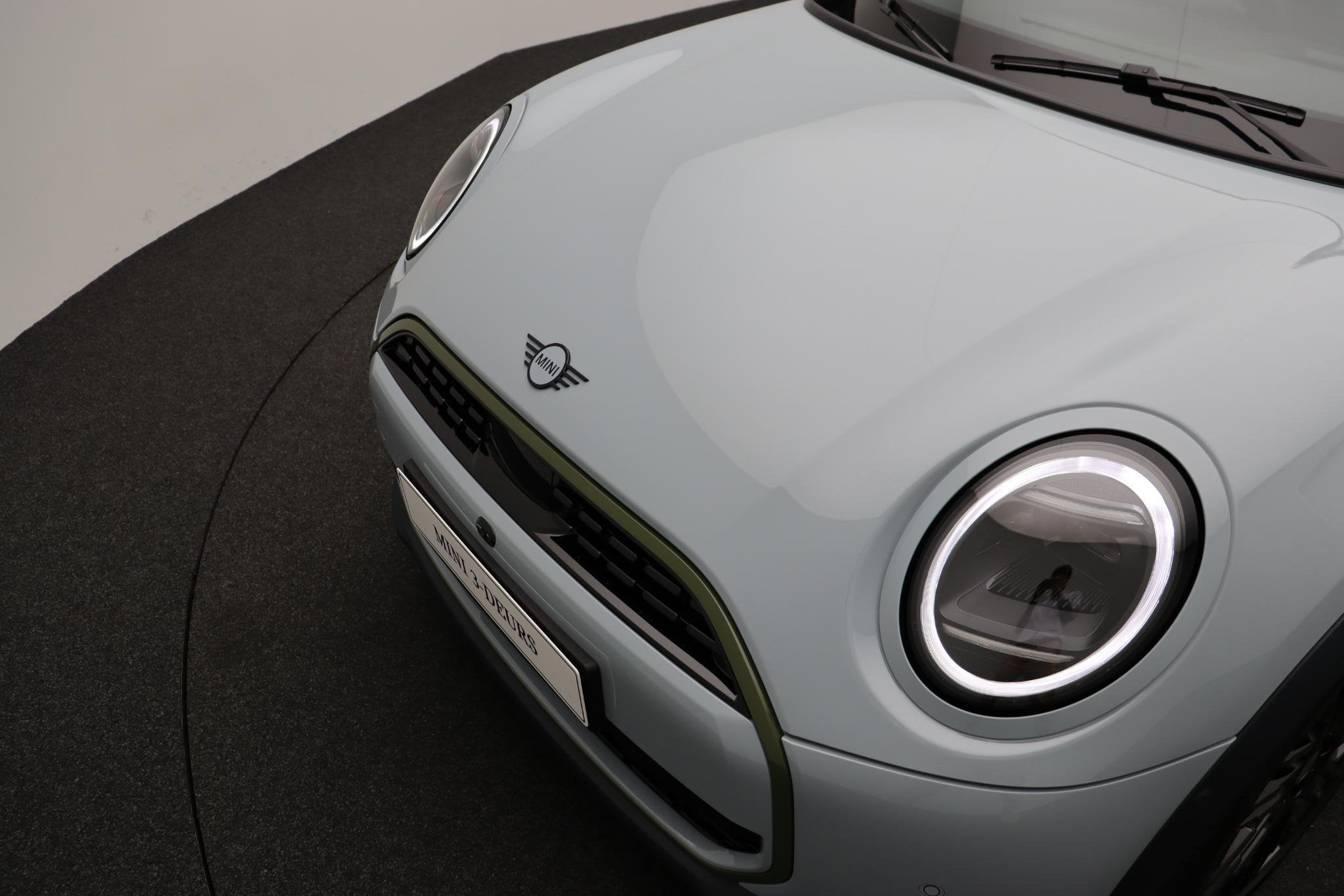 MINI 3-Deurs Cooper C | Paul Smith Edition + Pakket L, Euro 6, 156 pk, 4 stoelen, Leder en Stof