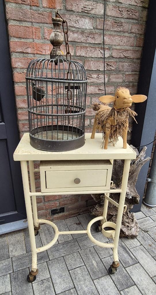 Vintage industrieel Ziekenhuis bed-kastje met wielen., Ophalen of Verzenden
