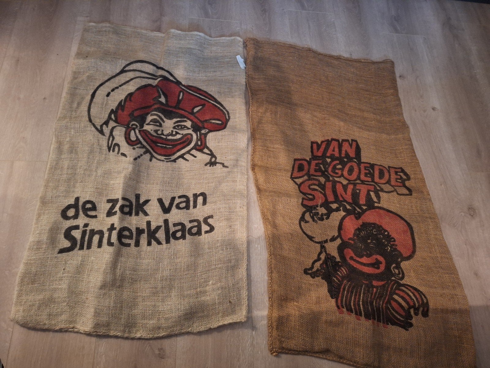Twee ouderwetse jutte zakken Piet., Diversen, Sinterklaas, Ophalen
