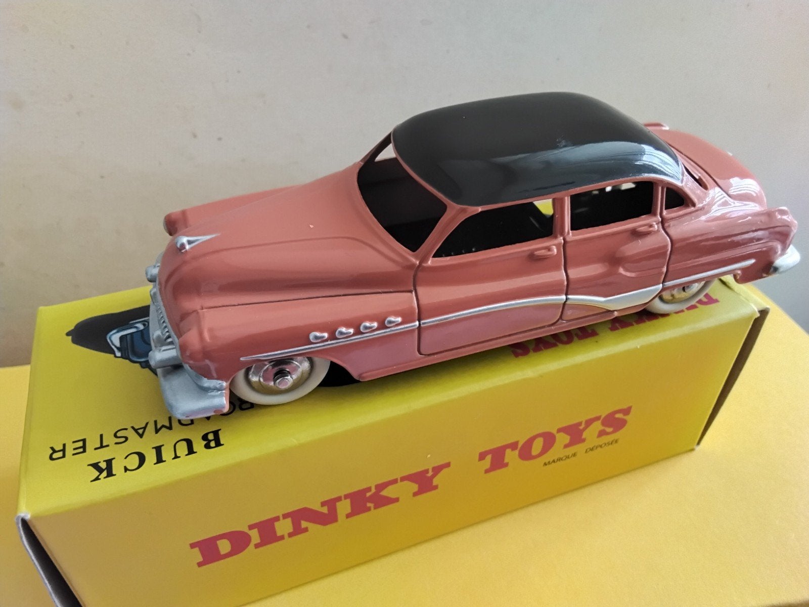 DINKY  TOYS ATLAS  BUICK  ROADMASTER     NO  24 V, Ophalen of Verzenden, Zo goed als nieuw, Auto, Dinky Toys