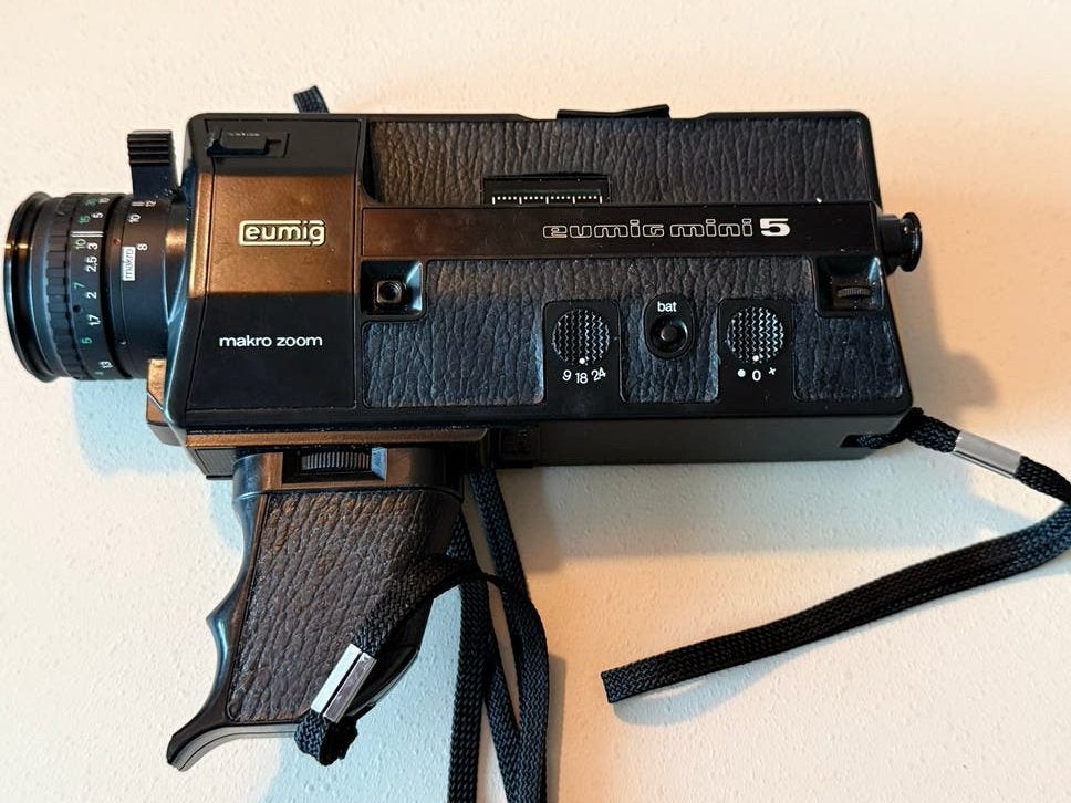Vintage Eumig Mini 5 Super 8 Filmcamera - Macro Zoom, Ophalen of Verzenden, 8mm, Camera