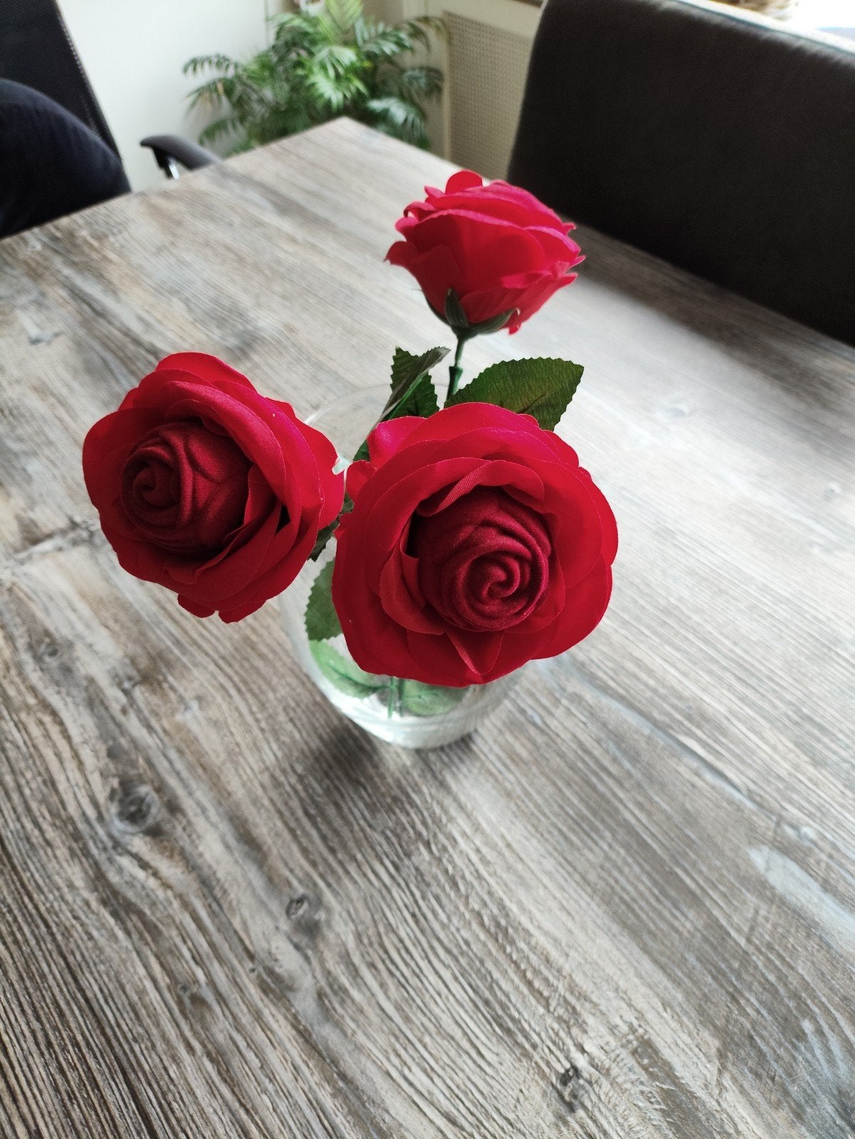 Rode rozen. ringendoosje, Binnen, Kunstbloem, Ophalen of Verzenden, Zo goed als nieuw