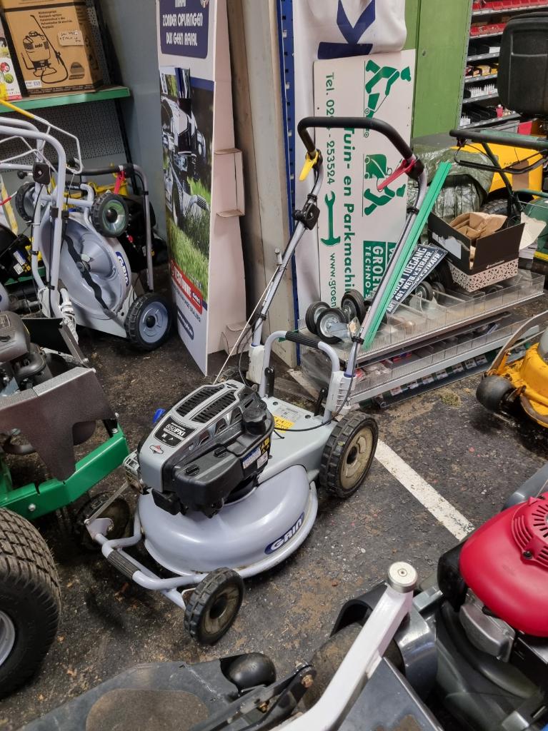 Jong gebruikte Grin PM53A B&S grasmaaier, Cirkelmaaier, Gebruikt, Ophalen of Verzenden, Benzine-grasmaaier