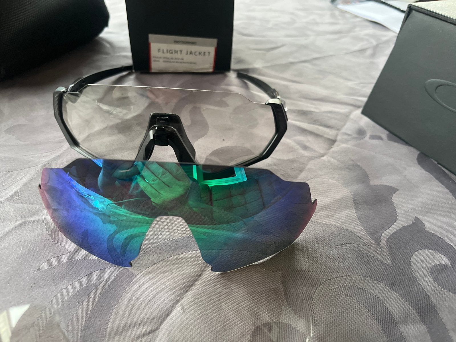 oakley flight jacket photochromic fietsbril met extra lens, Sieraden, Tassen en Uiterlijk, Zonnebrillen en Brillen | Heren, Zonnebril