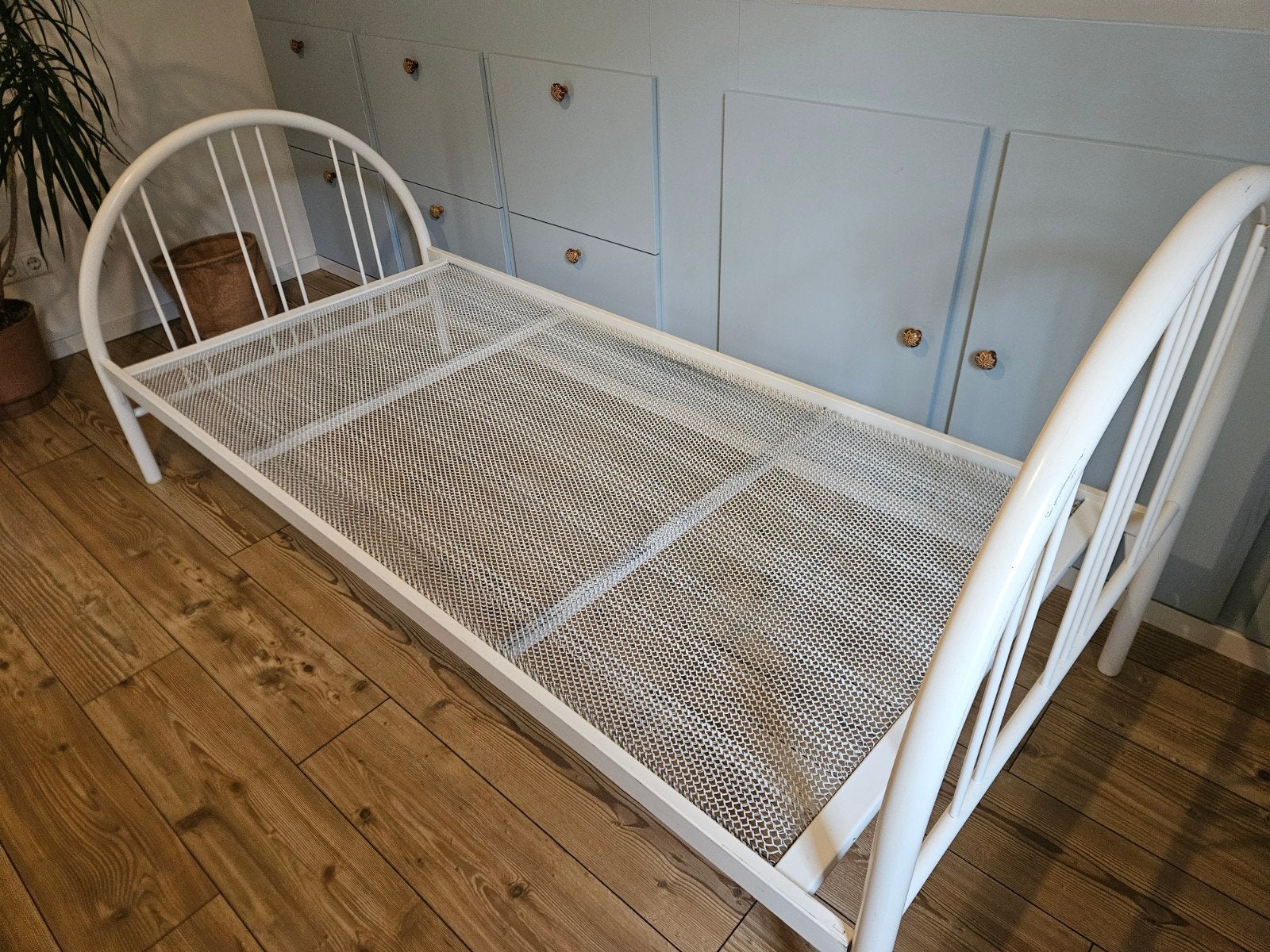 Wit bed 200x90 met spiraalbodem, Ophalen, Gebruikt, 90 cm, Eenpersoons