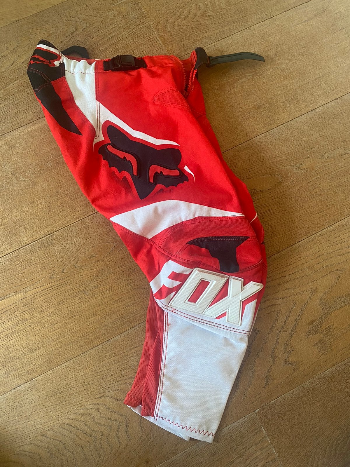 Fox fietscross / Motocrossbroek Rood/Wit – Kids, Kinderen en Baby's, Kinderkleding | Maat 128, Ophalen of Verzenden, Zo goed als nieuw