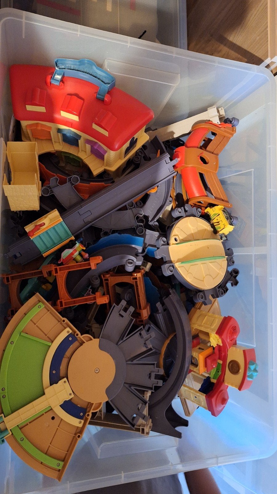 Grote partij Chuggington treinen en rails met opbergkoffers, Ophalen, Gebruikt, Jongen of Meisje
