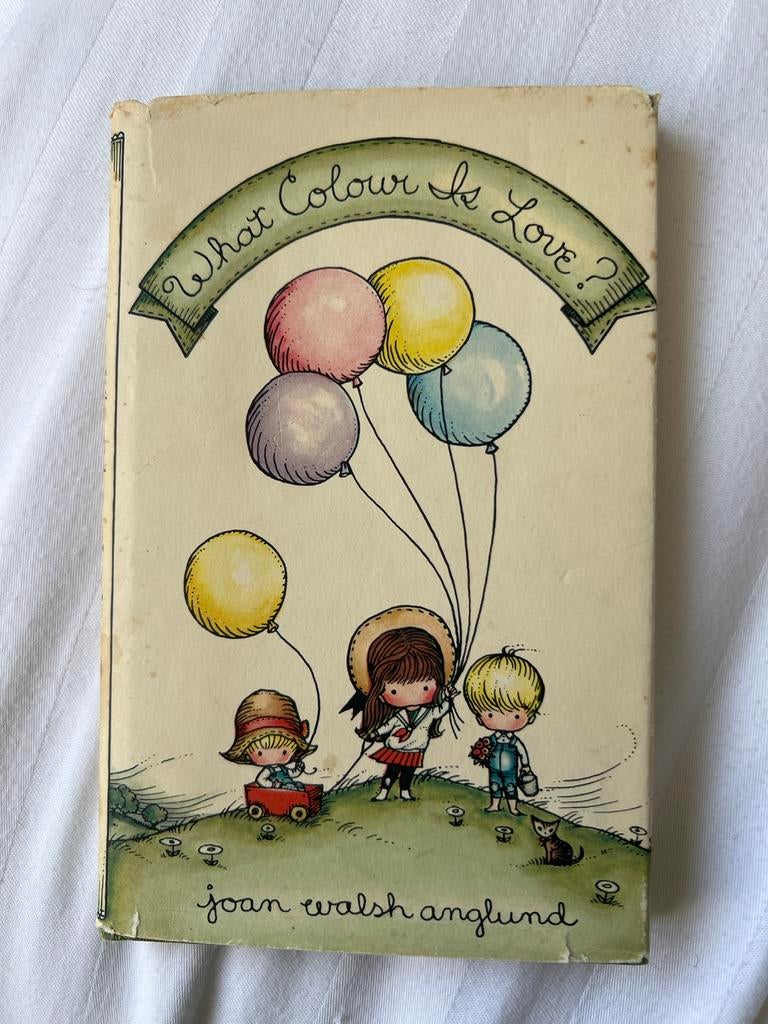 What Colour Is Love? - Joan Walsh Anglund, Boeken, Taal | Engels, Gelezen, Fictie, Ophalen