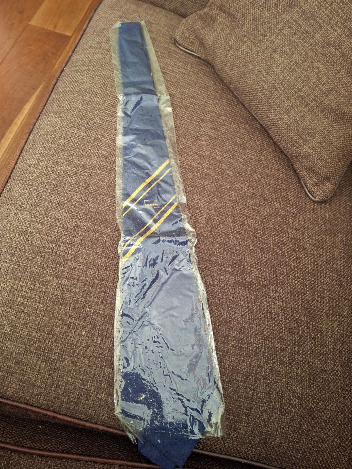 Stropdas donkerblauw Sportfondsen logo nieuw, Ophalen of Verzenden, Nieuw, Blauw